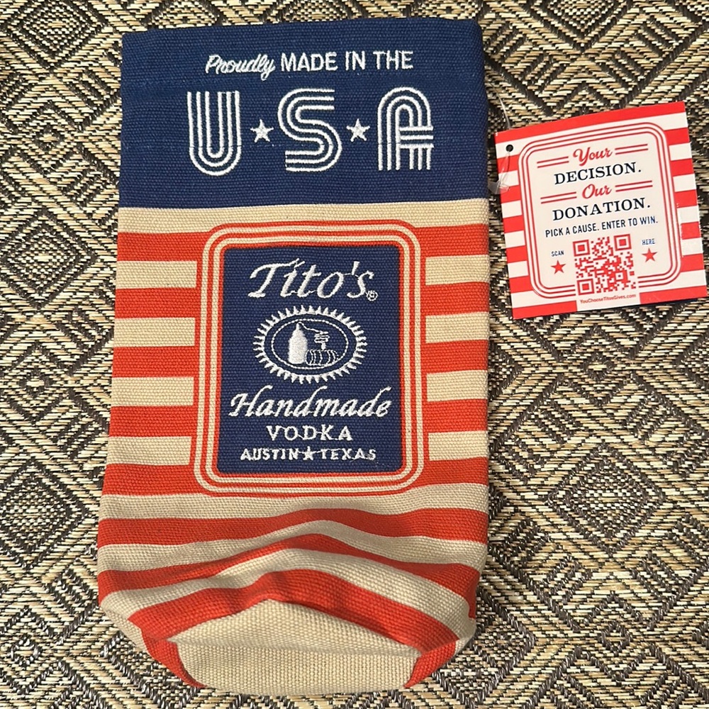 Tito’s handmade vodka bag Proudly Made in USA Austin Texas Red White & Blue NWT